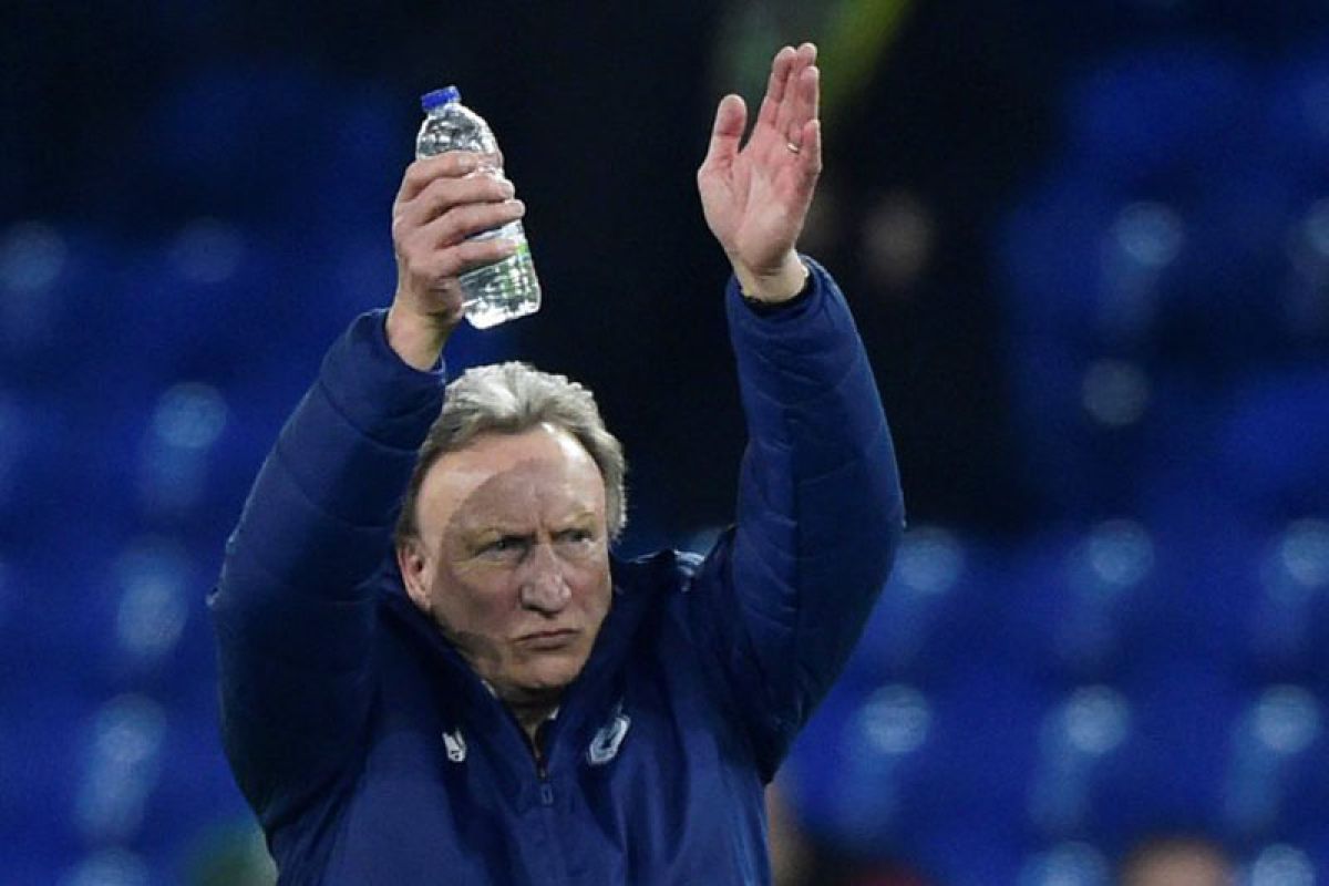 Warnock mundur dari manajer Cardiff