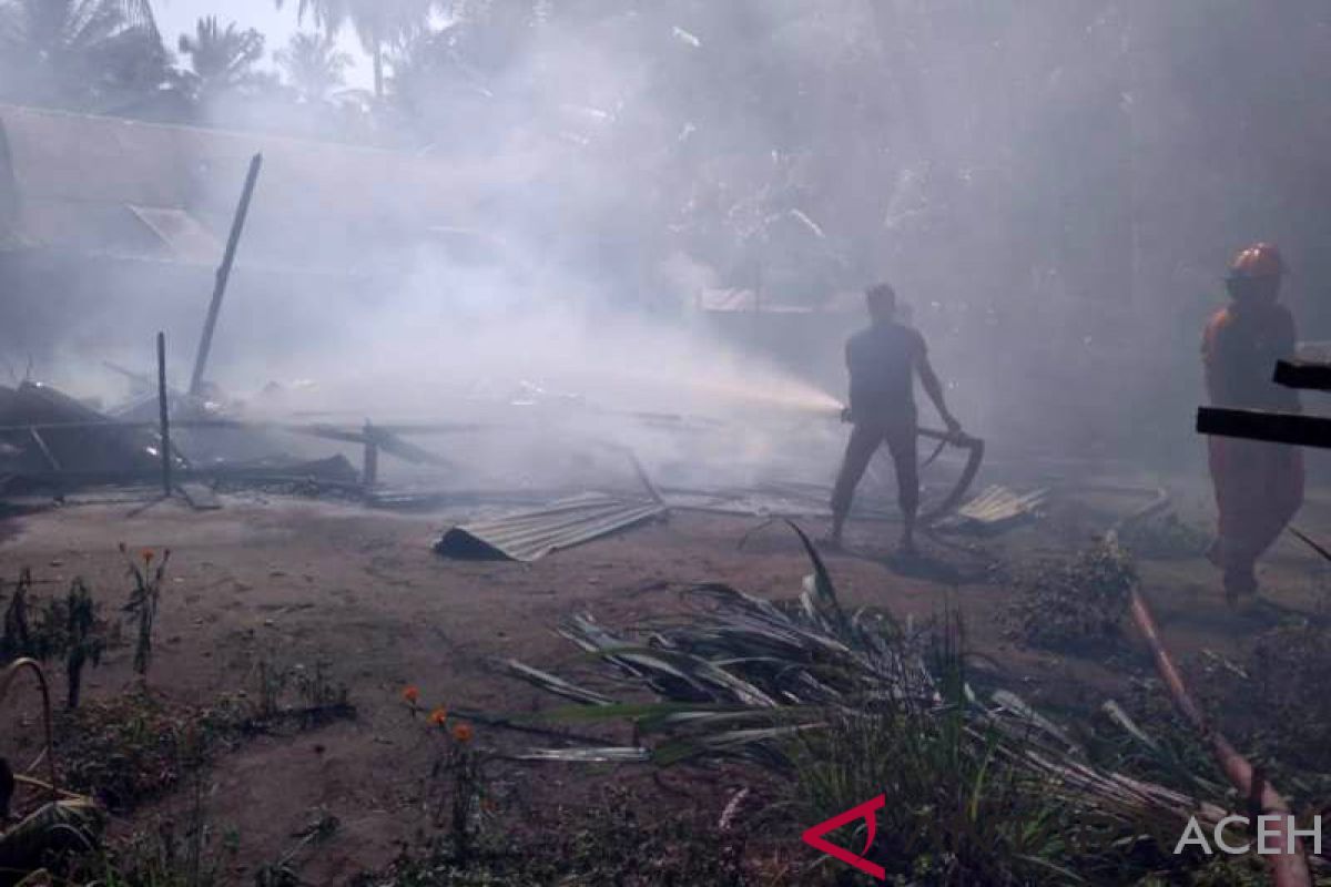 Rumah milik janda di Aceh Jaya hangus terbakar