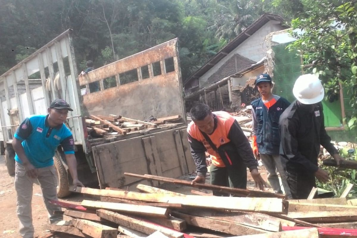 Lokasi pergerakan tanah di Banjarnegara terus dipantau