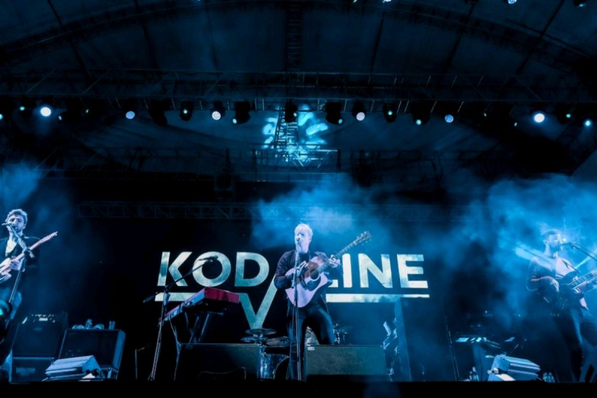 Kodaline akui suka jajanan kaki lima Indonesia