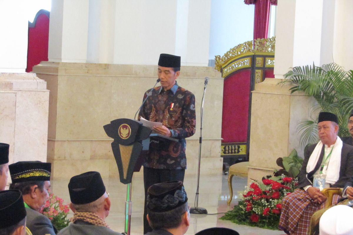 Di depan ulama, Jokowi bantah isu kawin sejenis dan adzan