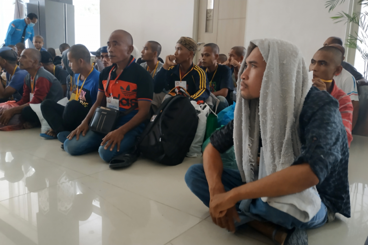 Malaysia deportasi 105 pekerja migran Indonesia tanpa izin