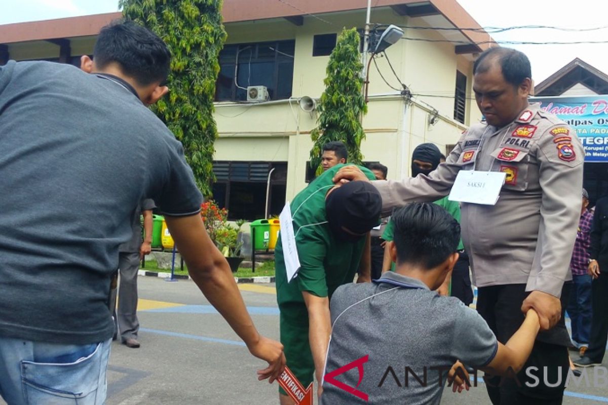 Polisi reka ulang penganiayaan di kawasan Pasar Raya Padang