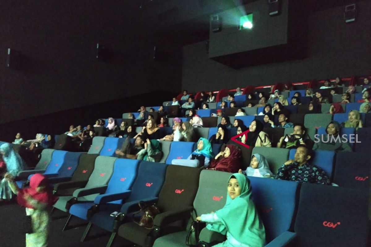 Mengadakan acara hingga "Nobar" semakin berkesan di CGV PTC