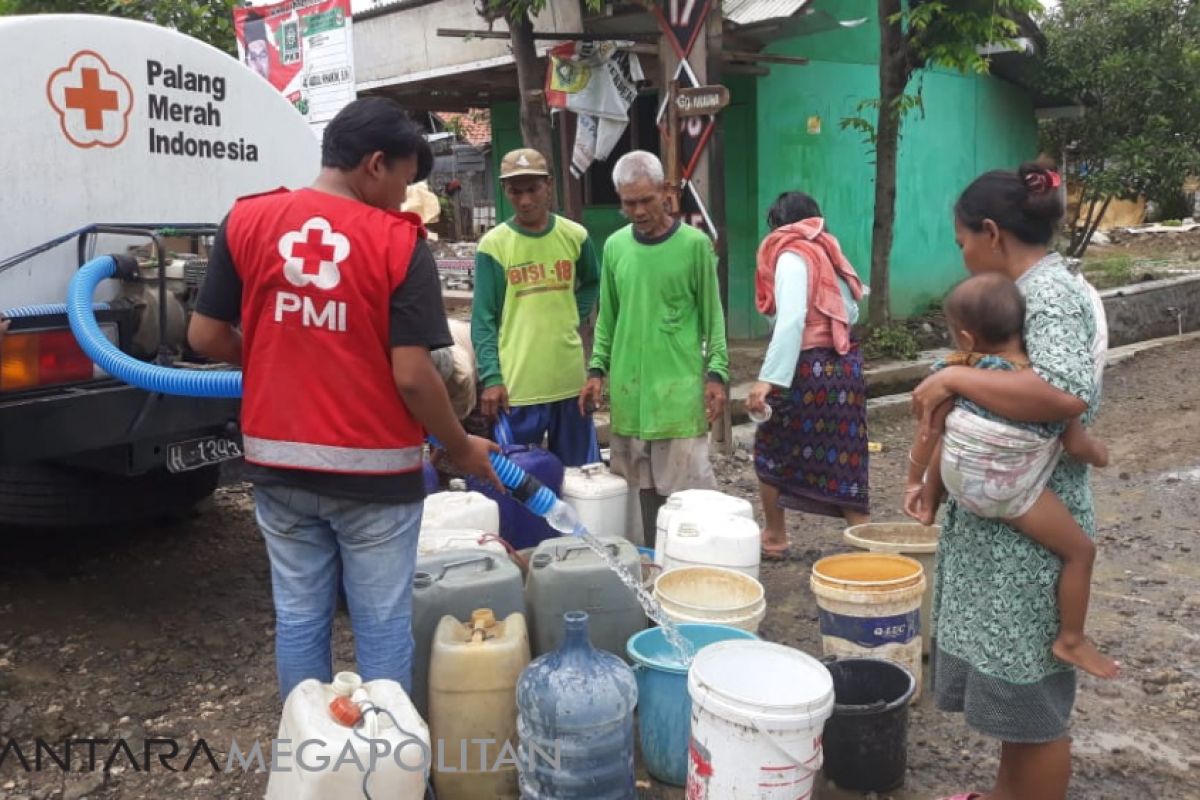 PMI distribusikan bantuan kebutuhan dasar korban banjir