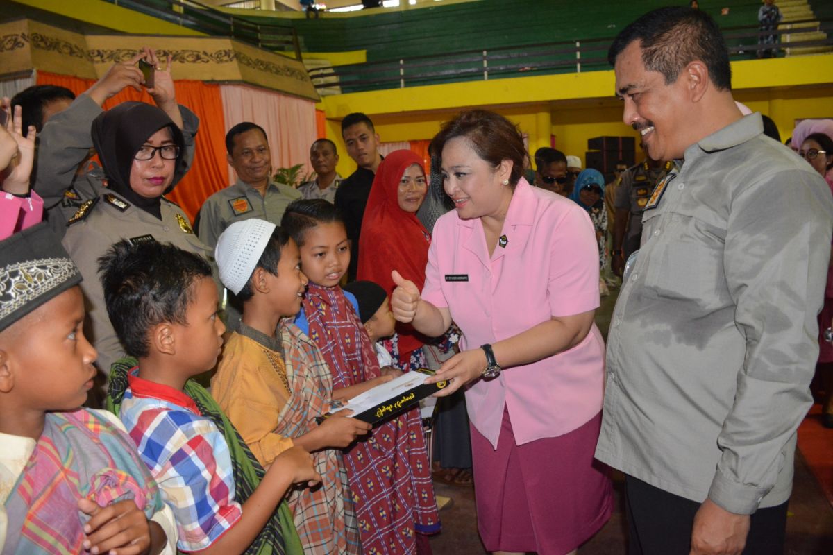 Kapoldasu beri tali asih pada Bakti Sosial Polres Langkat