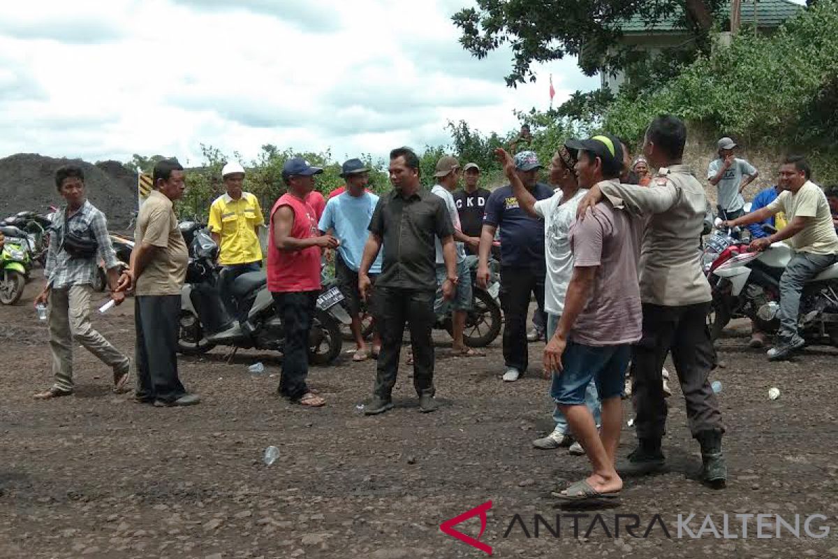 Dua perusahan di Bartim saling serang, warga jadi korbannya!