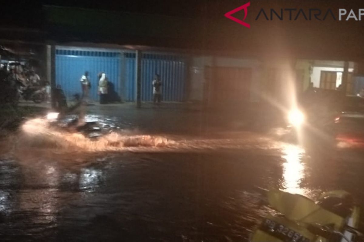 Banjir di Wondama air capai 1 meter