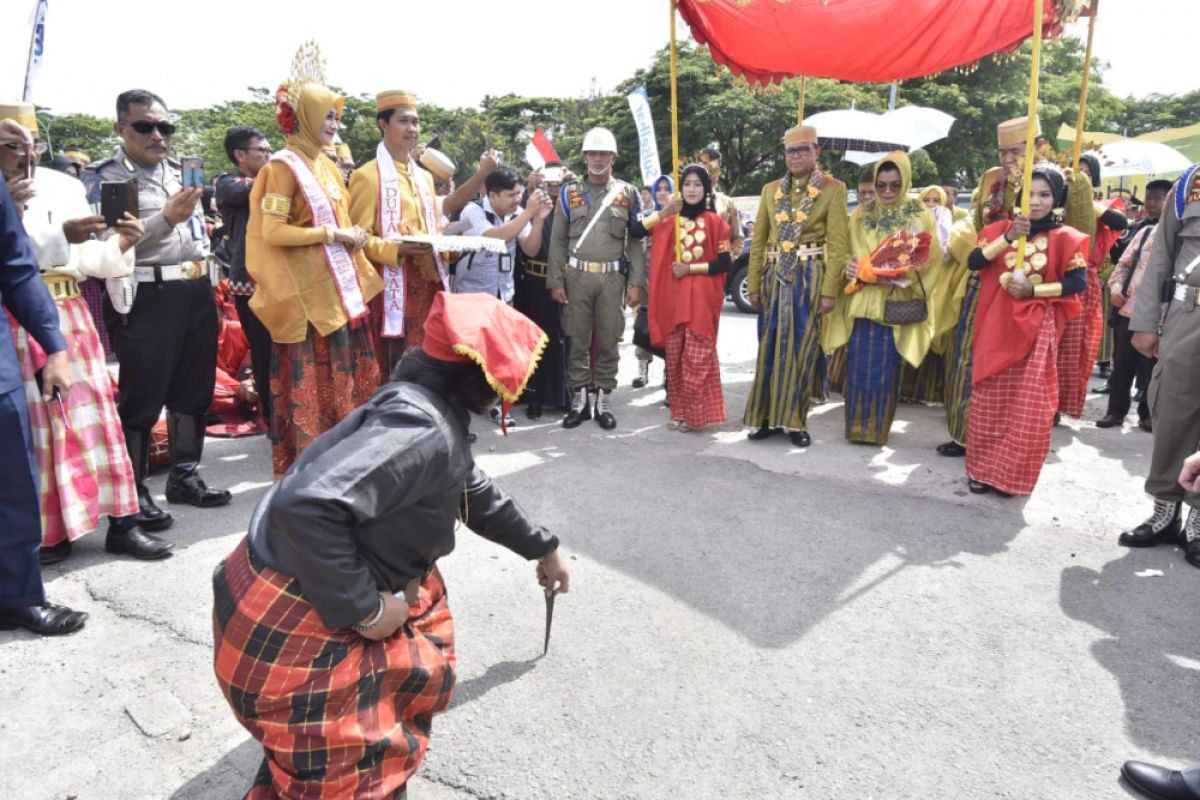 Gubernur Sulsel launching batik resmi Bulukumba