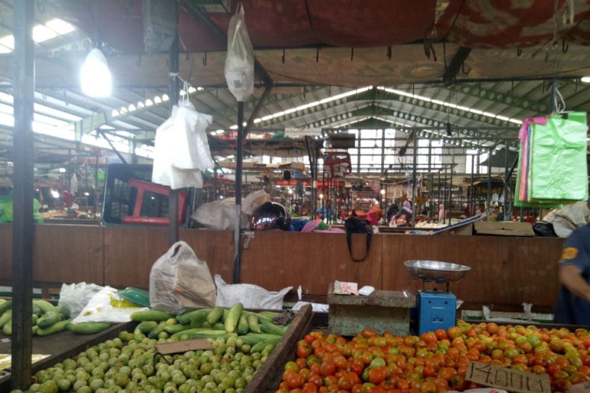 Pasar Flamboyan minim pembeli saat Imlek