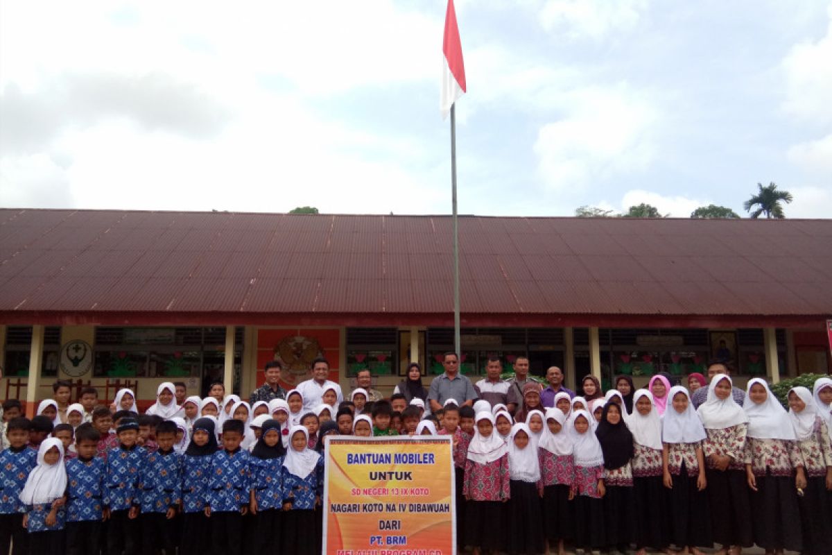 PT BRM salurkan CSR untuk pendidikan di Dharmasraya (Video)