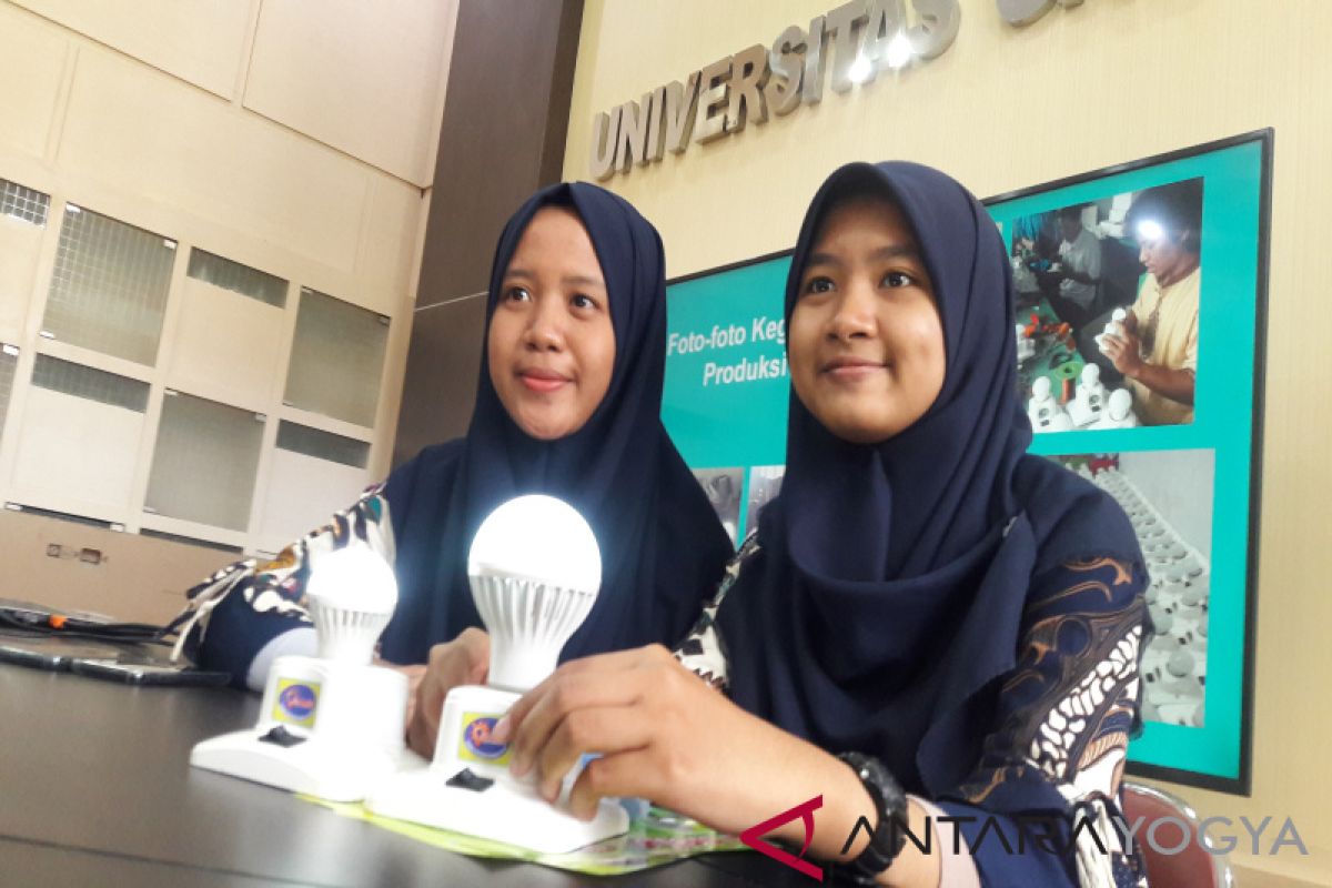 Dua mahasiswi UGM berhasil kembangkan lampu darurat hemat energi (Video)