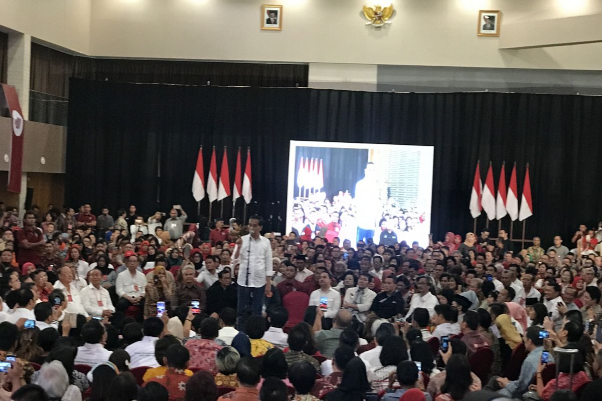 Jokowi: kalau ada yang bilang Indonesia punah jangan ajak-ajak rakyat