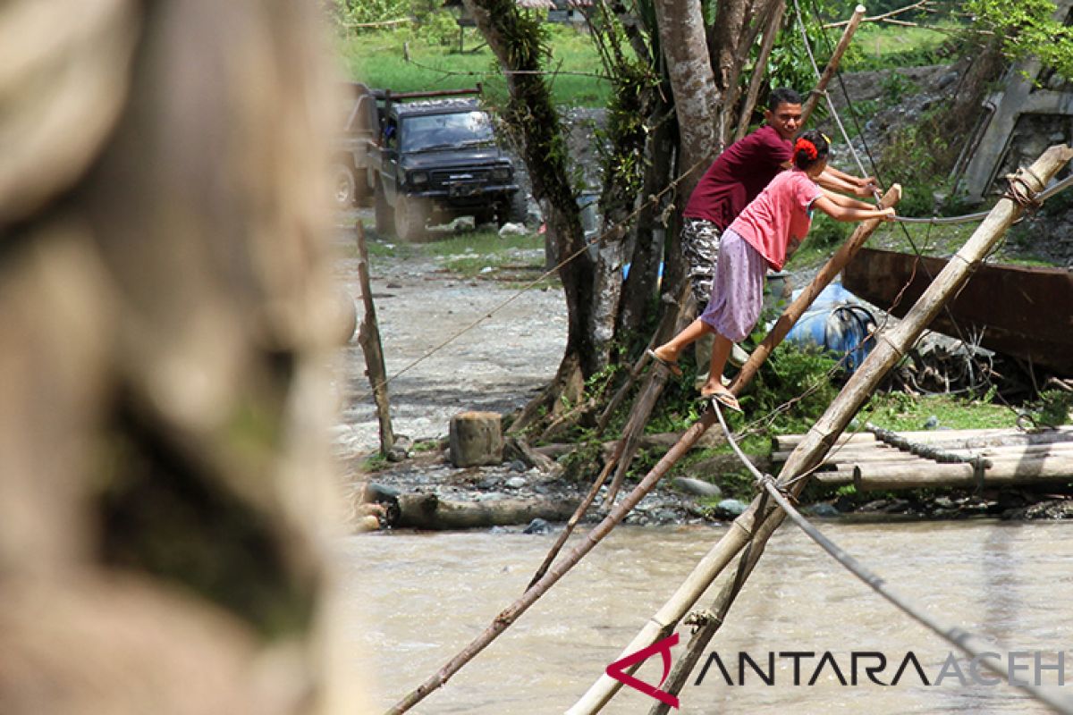 Ini kata Camat Pante Ceureumen terkait jembatan tali Sikundo