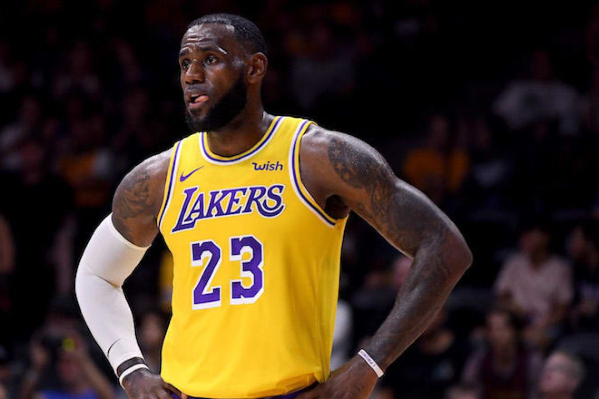 LeBron James cetak torehan 32.000 poin meski Lakers alami kekalahan