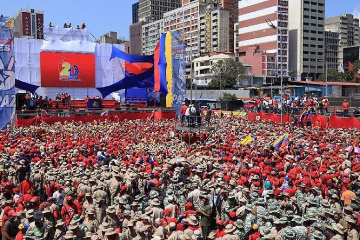 Pawai terbuka diselenggarakan di Venezuela pada hari revolusi