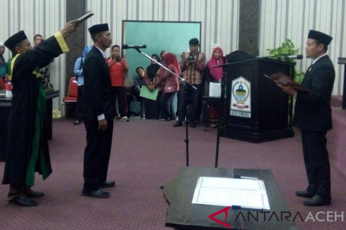 Ahmad Yani dilantik PAW DPRK Singkil