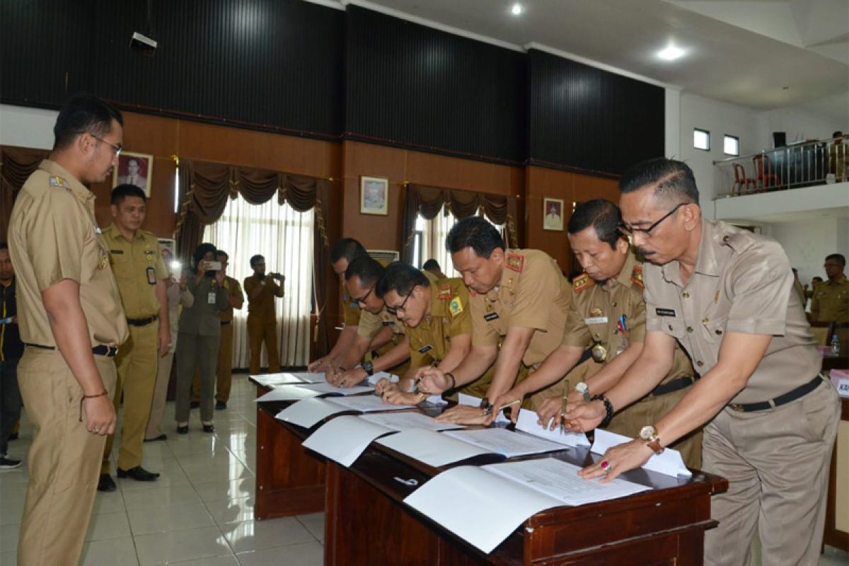 Bupati Sinjai dan perangkat daerah tandatangani perjanjian kinerja