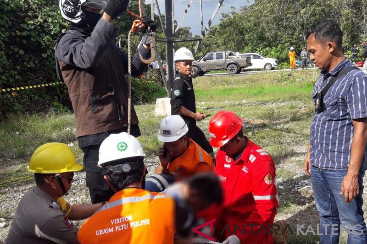 Seorang pekerja tewas tergantung di kabel tower Sutet Pulang Pisau