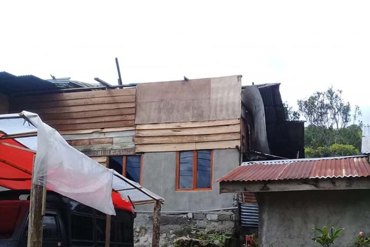 Puting beliung terbangkan atap rumah warga di Aceh Tengah