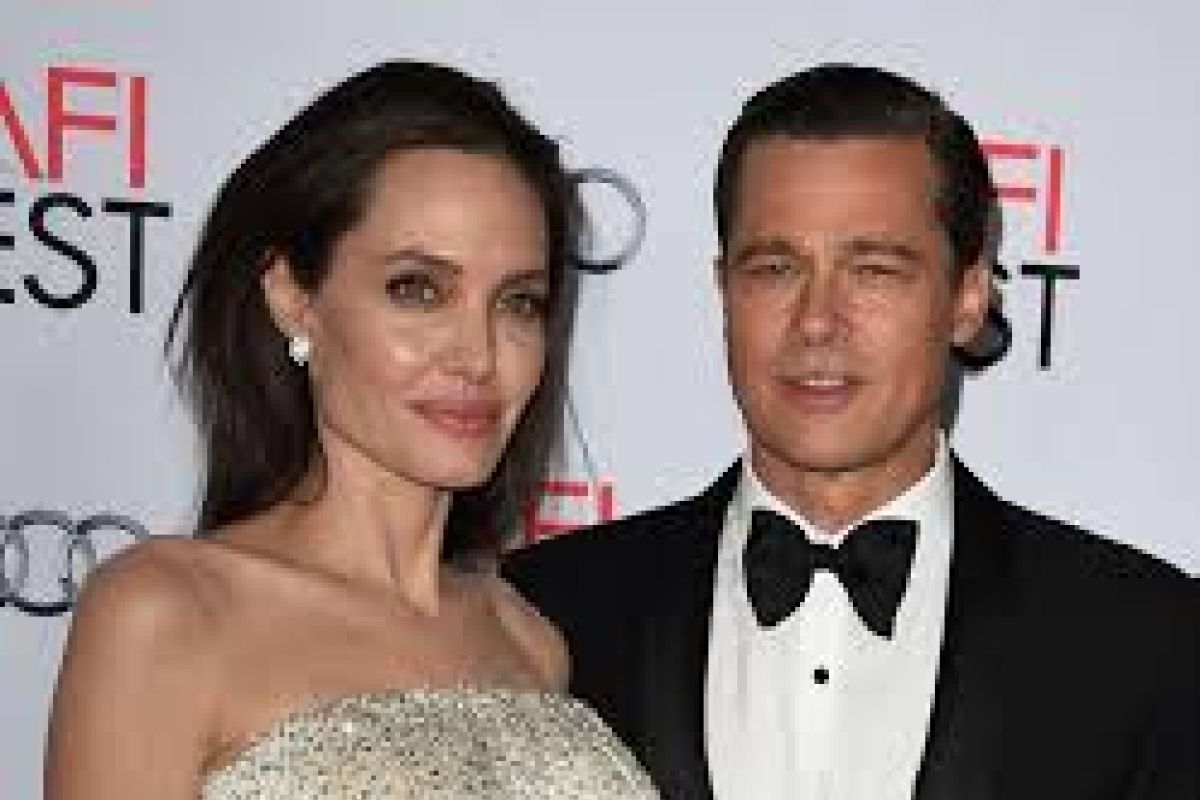 Brad Pitt dan Angelina Jolie  menjomlo.  meski perceraian  belum selesai