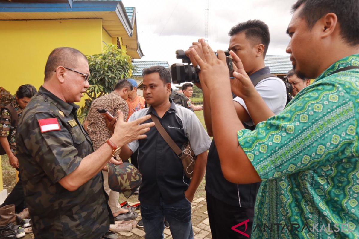 Bupati evaluasi Rancangan Peraturan Desa tentang APBDes