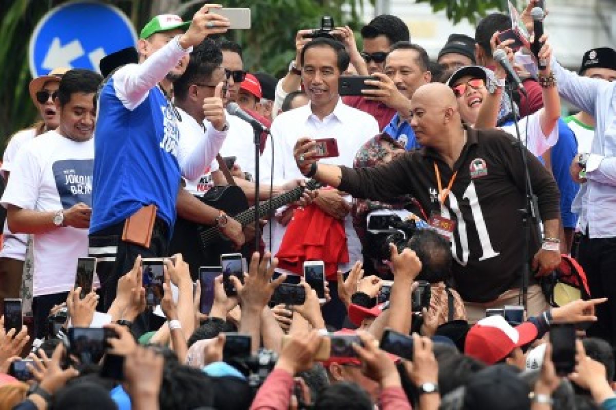 Jokowi: dana desa berujud infrastruktur di pedesaan