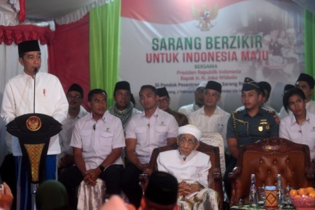 Presiden Jokowi hadiri "Sarang Berzikir" di Ponpes Al-Anwar Rembang