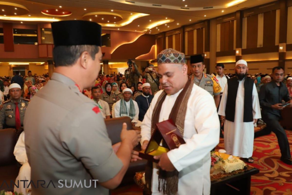 Kapolda Sumut ngaji bareng dengan ribuan guru ngaji