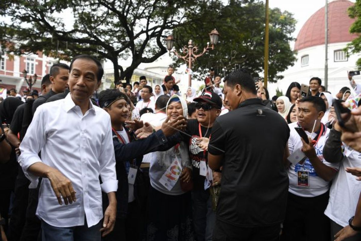 Jokowi acungi jempol kejujuran Ratna Sarumpaet