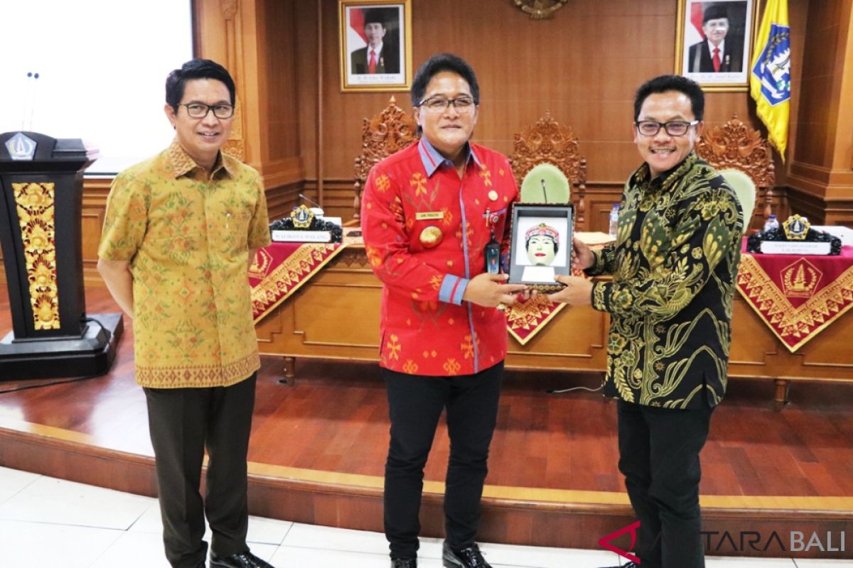 Wali Kota Malang pelajari pelayanan pendidikan Badung