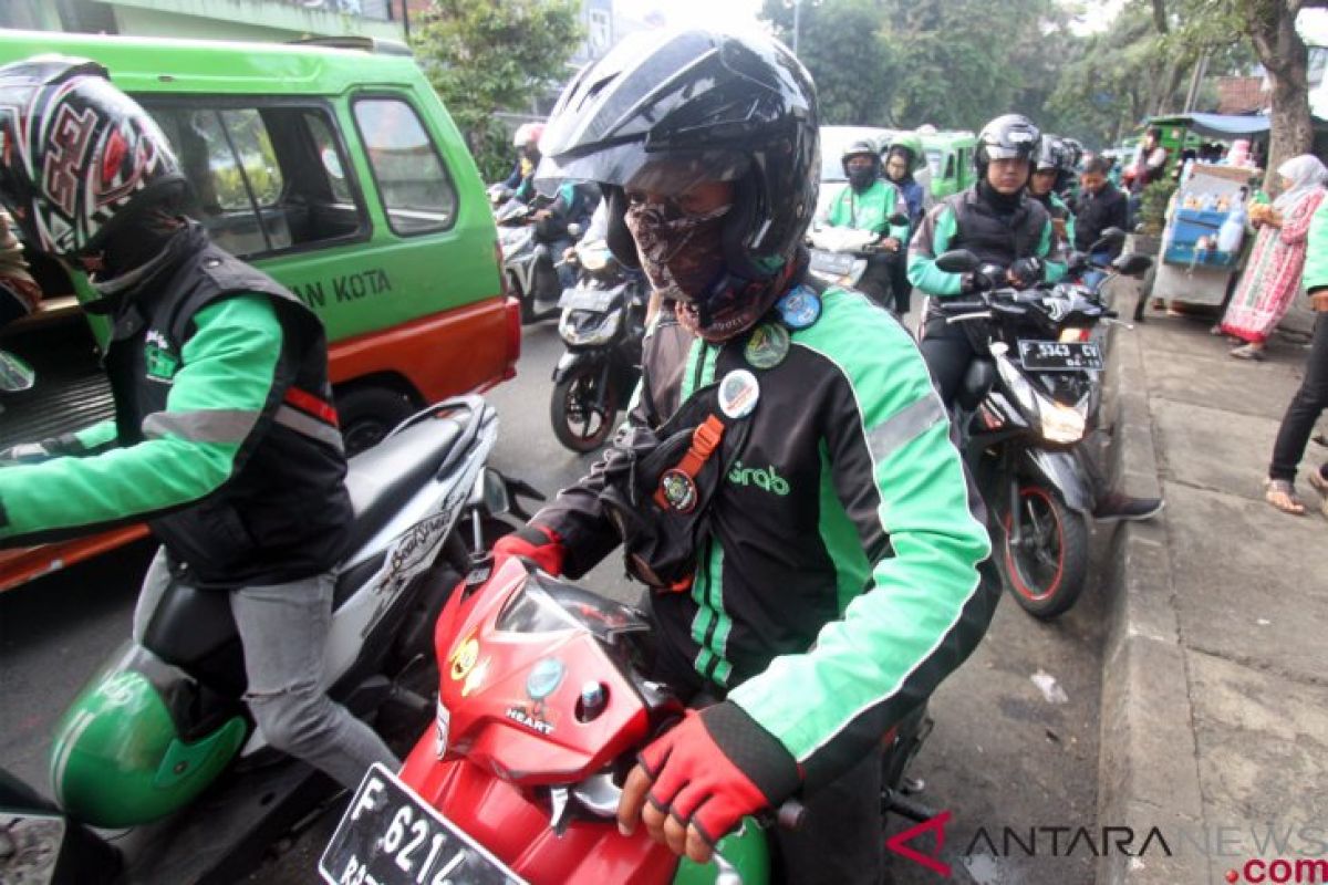 YLKI nilai tarif peraturan baru ojek daring terlalu tinggi