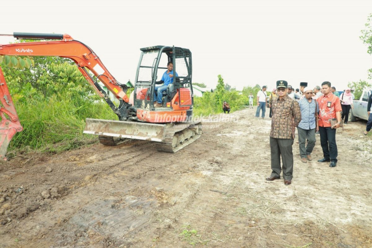 Pemprov Bantu Perbaikan Jalan UPT Sepunggur