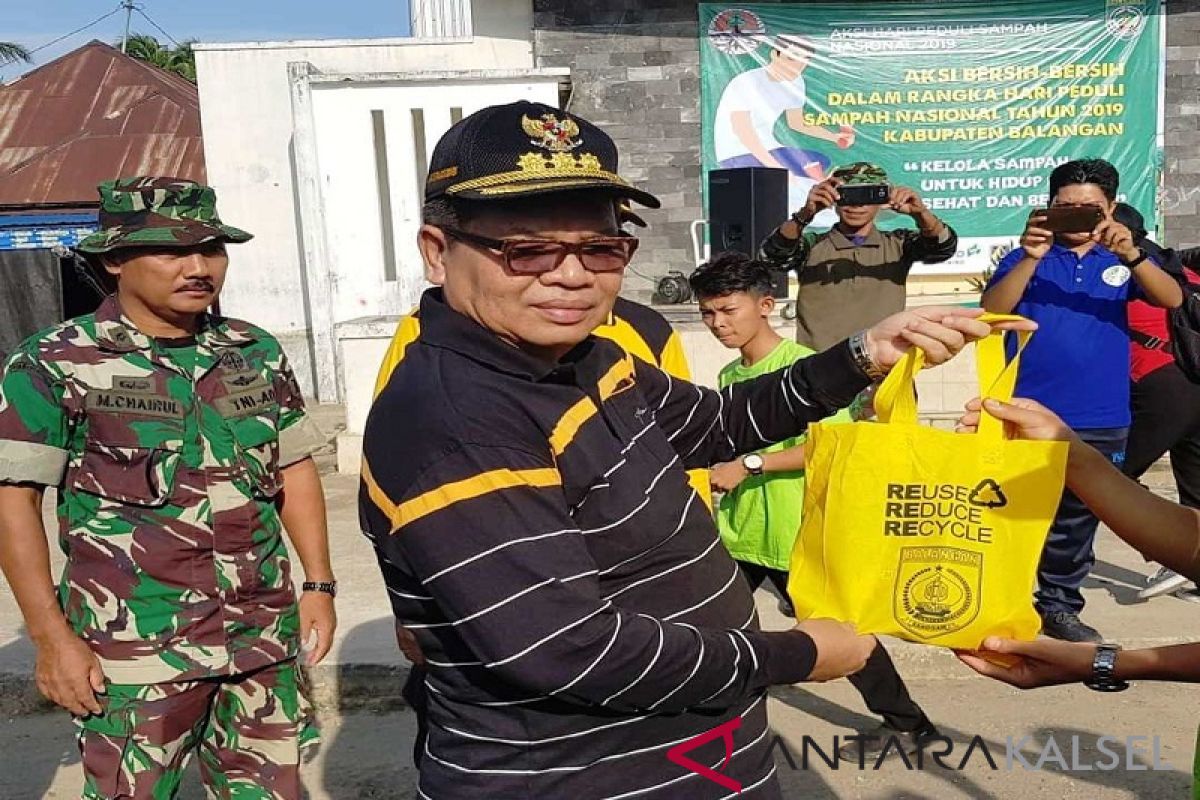 Bupati Balangan pimpin bersih-bersih lingkungan