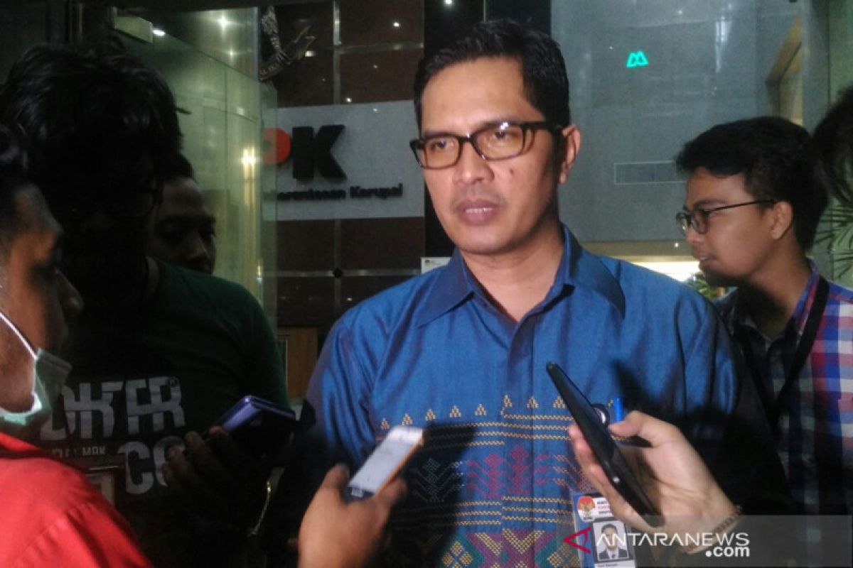 Pehananan tersangka suap DPRD Sumut diperpanjang