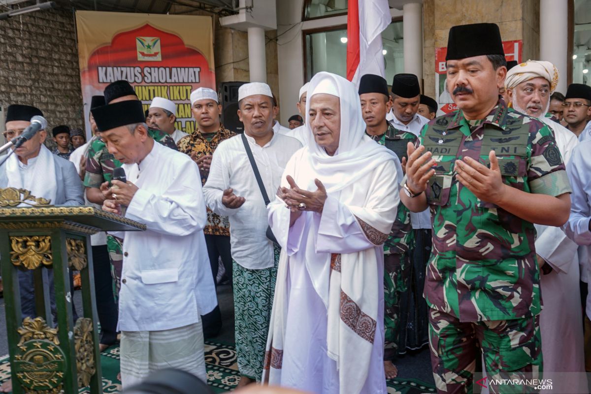 Habib Luthfi bin Yahya: Jangan coba-coba goyahkan NKRI