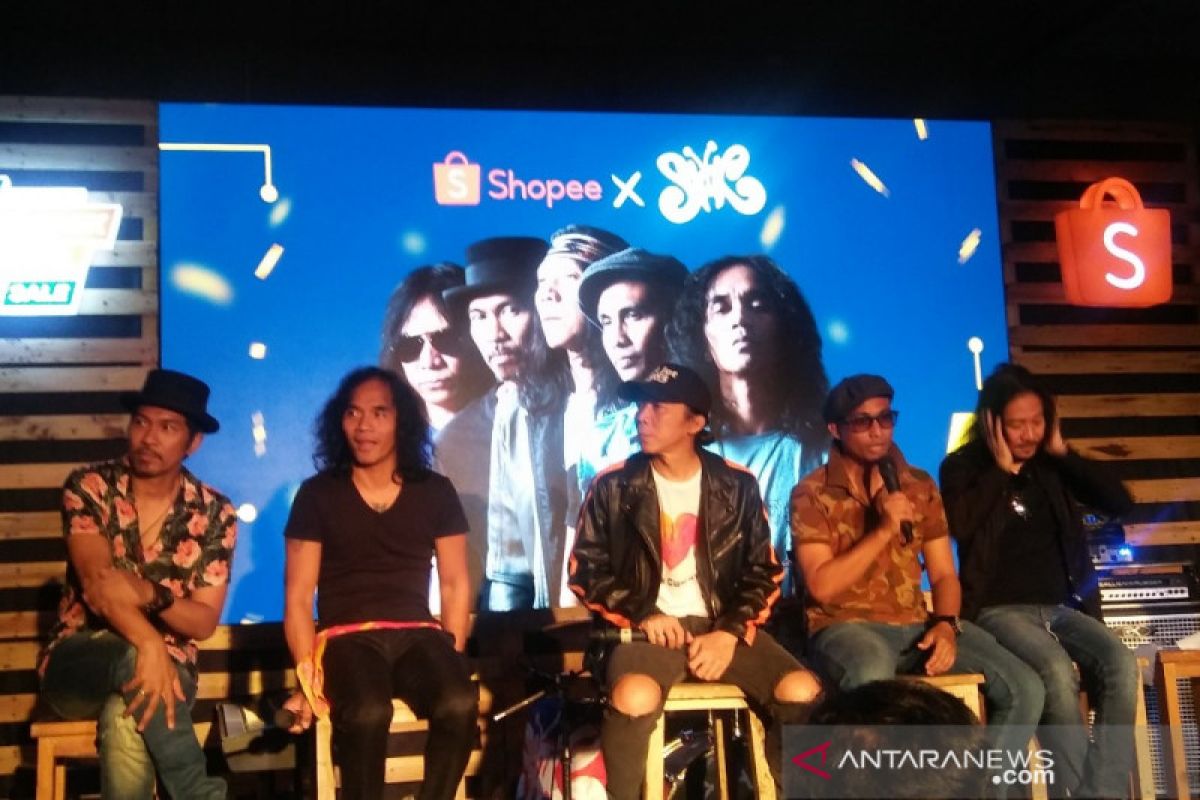 Slank luncurkan toko resmi online pertama