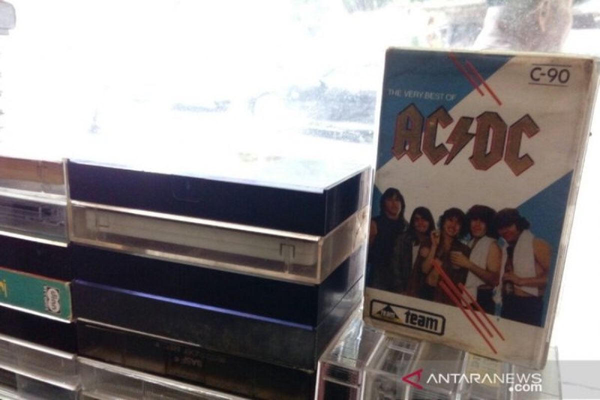 Kaset pita jadi barang lawas yang masih banyak diminati