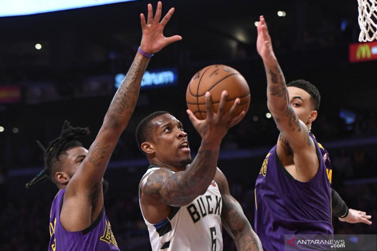 Bucks redam perlawanan Lakers di Staples Center