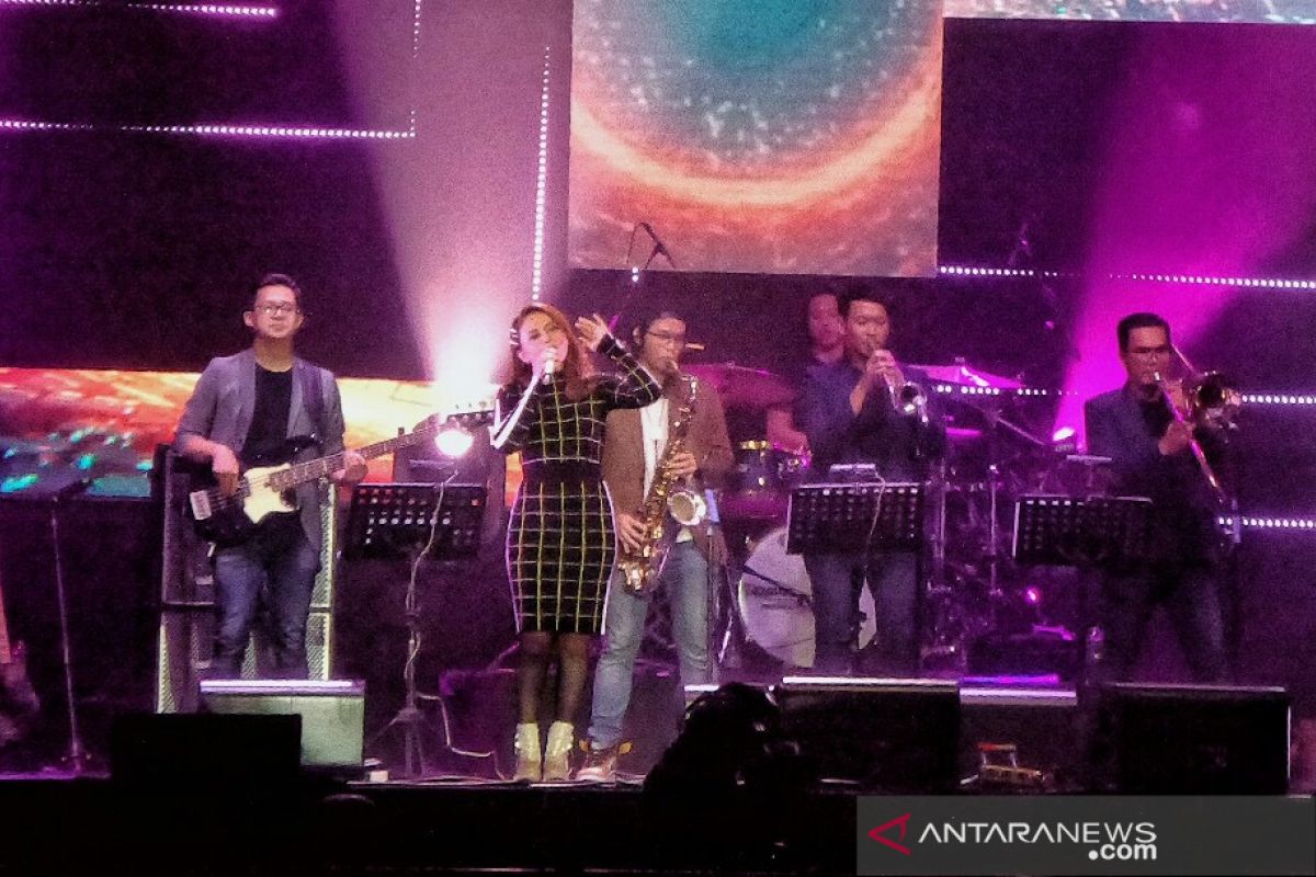 Rossa tampil "ngejazz" untuk pertama kali di panggung Java Jazz 2019