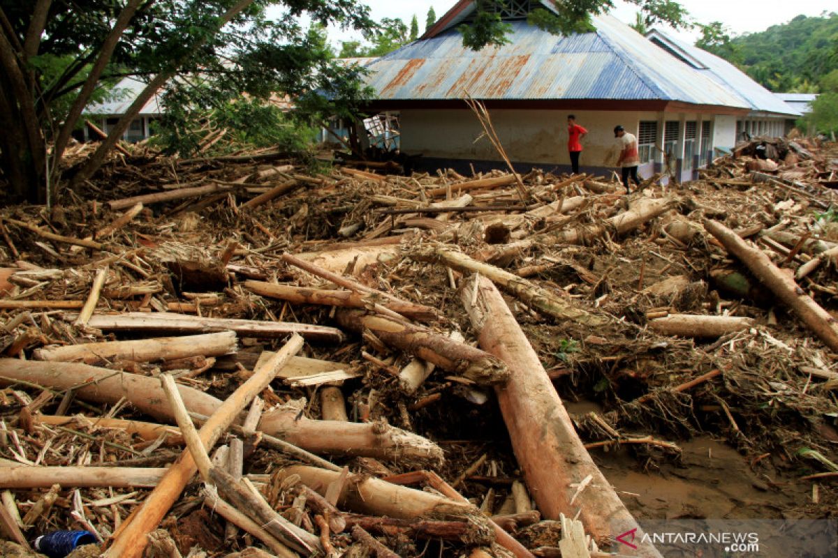 Banjir bandang di Mamuju rusak 145 rumah