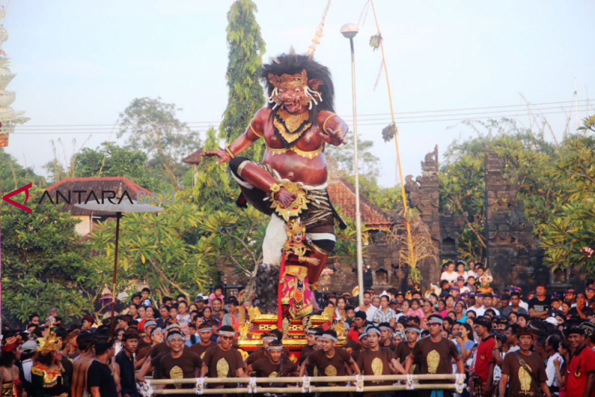 Wakil Bupati Gianyar buka pawai Ogoh-ogoh Desa Singekerta