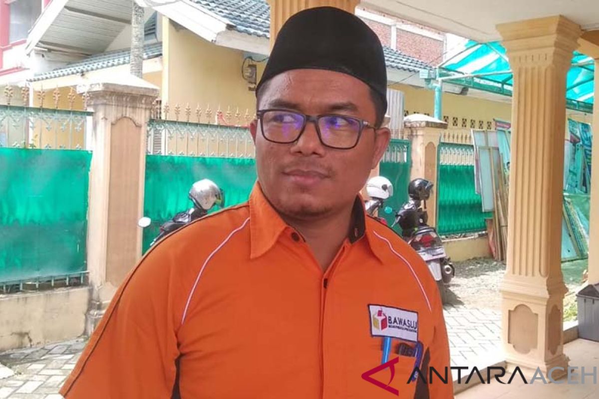 Panwaslih ajak masyarakat laporkan caleg bagi-bagi barang