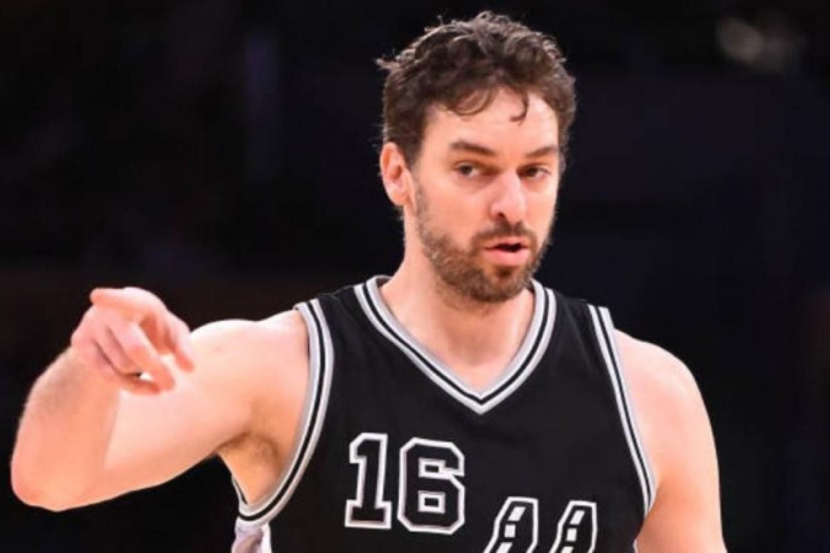 Paul Gasol tebus kontraknya di Spurs demi bergabung dengan Bucks