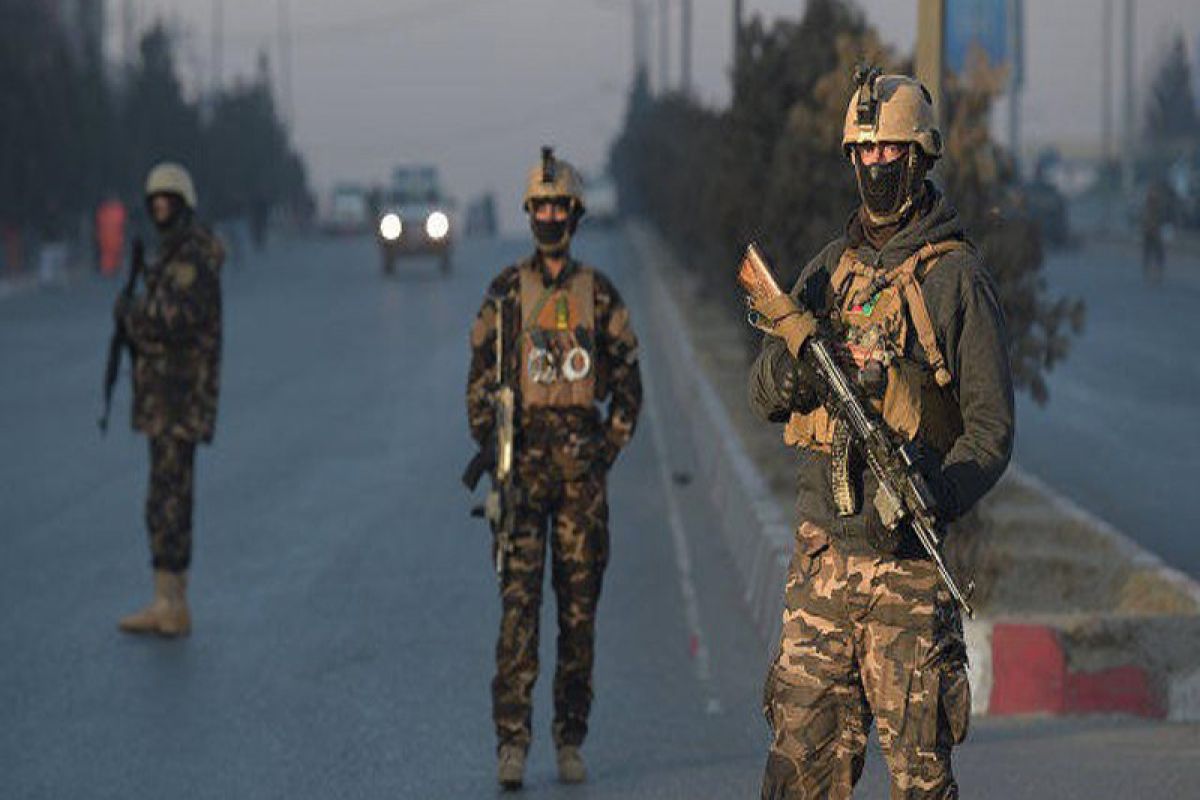 Taliban serbu pangkalan militer Afghanistan