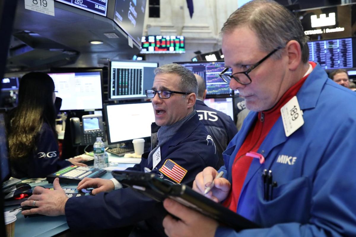 Wall Street ditutup menguat, sejumlah saham melonjak tajam