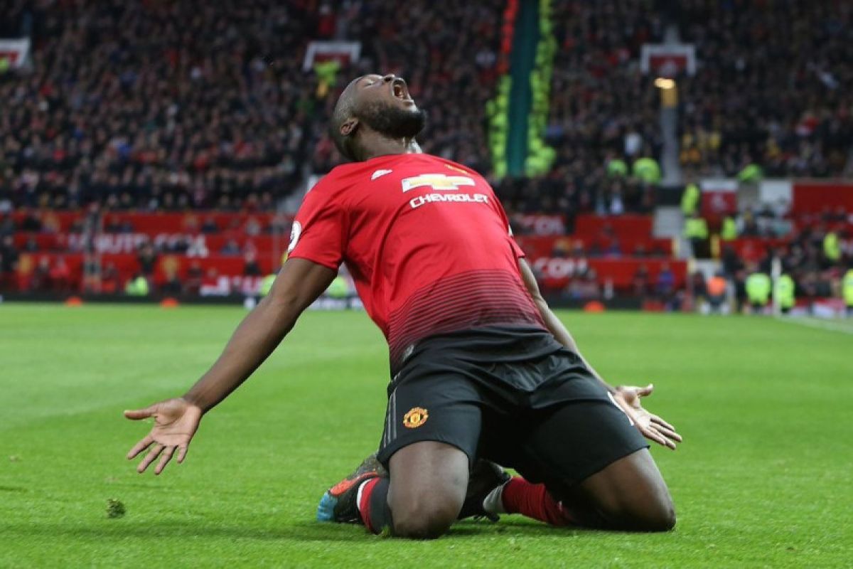 Dwigol Lukaku antar United tundukkan Sothampton 3-2