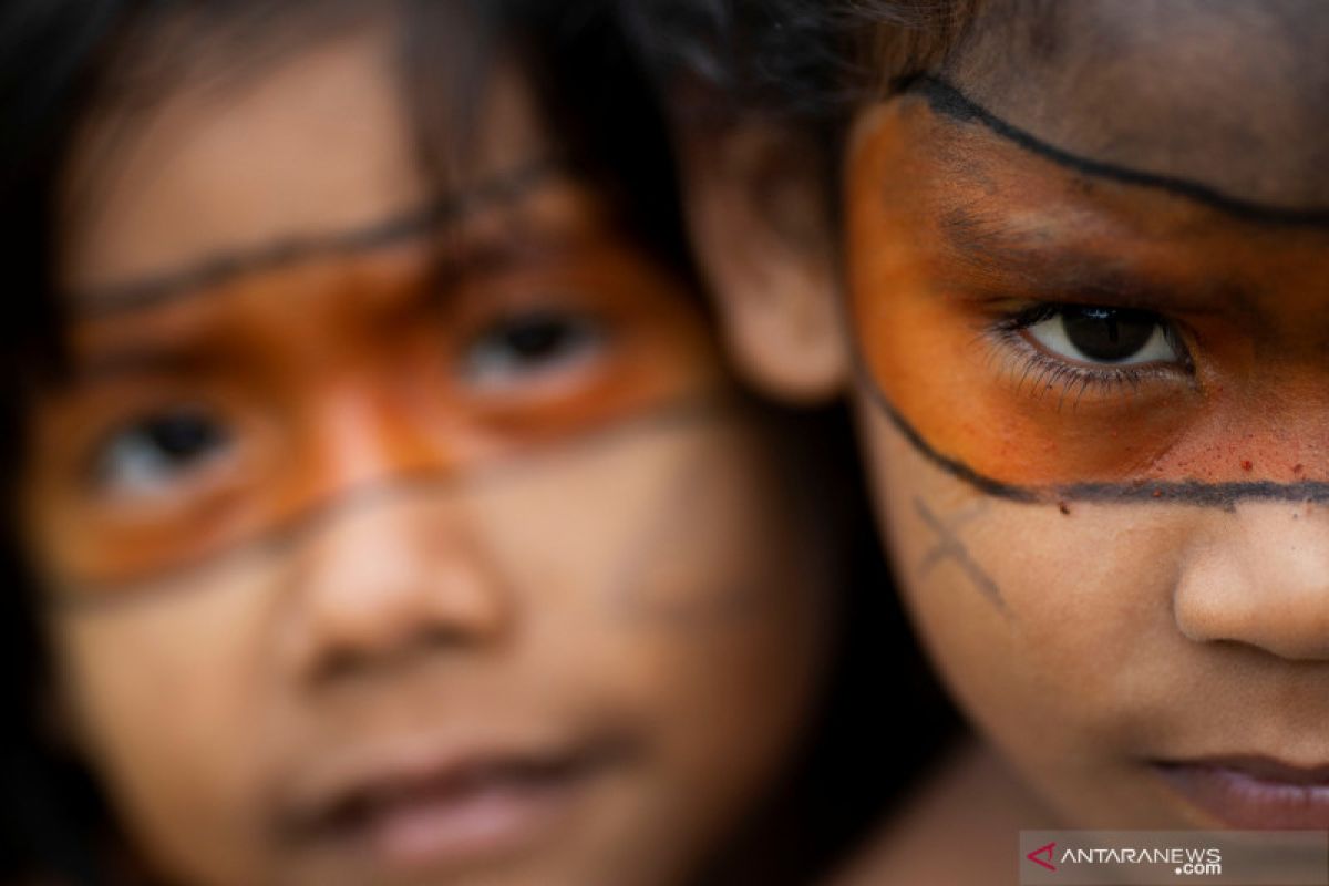 Suku adat Brazil protes rencana asimilasi Presiden Bolsonaro