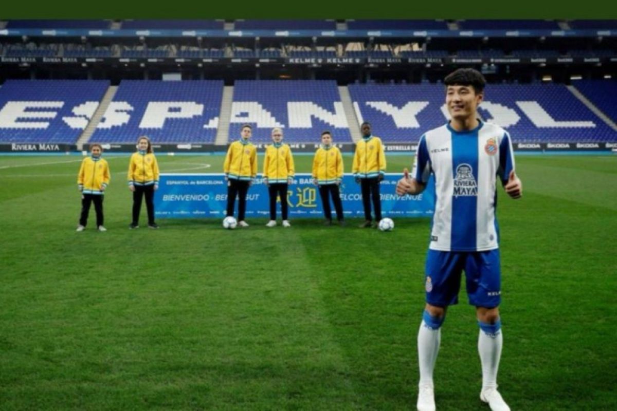 Pemain Espanyol asal China Wu Lei positif COVID-19