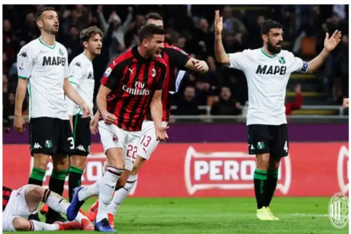 Milan Menang Berkat Gol Bunuh Diri Bek Sassuolo.